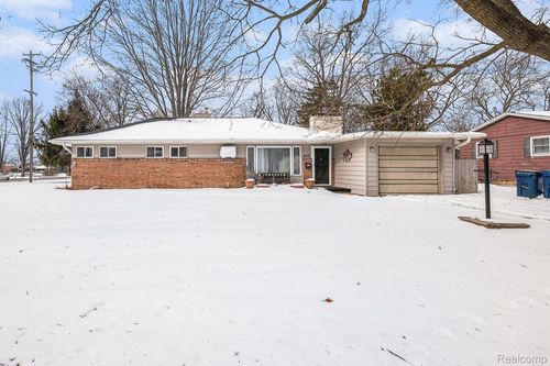 603 E Chelsea Cir, Davison, MI, 48423-1202 | Card Image