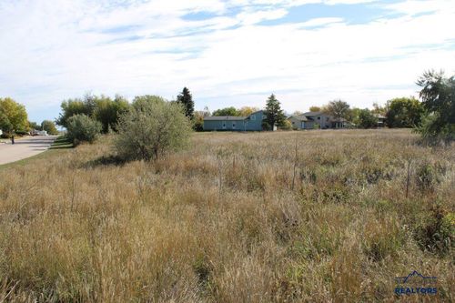 815 Country Rd, Rapid City, SD, 57701 | Card Image