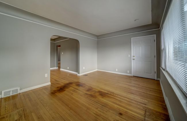 27 Milton Ave, Home with 2 bedrooms, 1 bathrooms and null parking in Hazel Park MI | Image 6