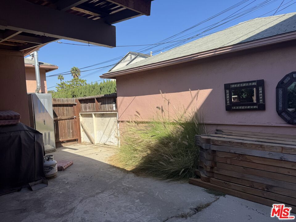 Residential Income in Los Angeles 5