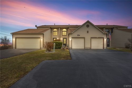 8102 Cicero Mills Rd, Cicero, NY, 13039-7307 | Card Image