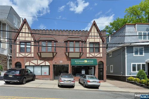 38 River Edge Rd, River Edge, NJ, 07661-2442 | Card Image