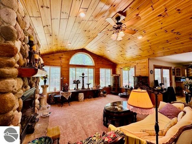 102 James Sq, House other with 4 bedrooms, 3 bathrooms and null parking in Roscommon MI | Image 5