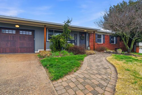 8602 Linderwood Ln, Anderson, OH, 45255-3243 | Card Image