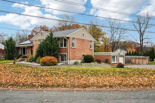 3 Garden Dr, New Windsor, NY, 12553-7711 | Card Image