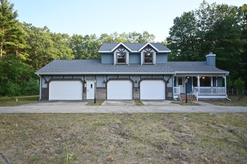 4251 W Giles Road, Laketon Township, MI, 49445 | Card Image