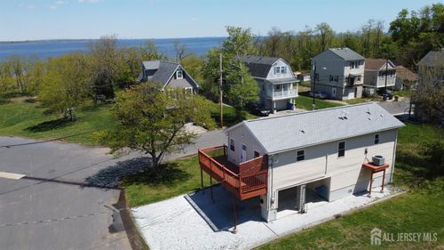 33 Cliffwood Way, South Amboy, NJ, 08879-2731 | Card Image