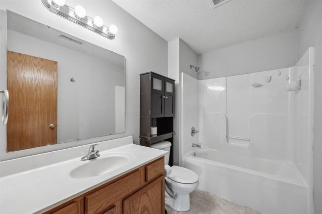 UNIT-11 - 620 Colton Cir Ne, Condo with 2 bedrooms, 1 bathrooms and null parking in Cedar Rapids IA | Image 9