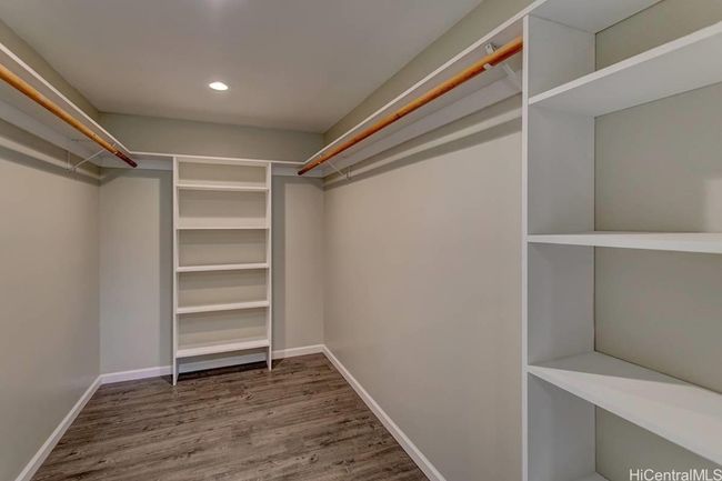 Primary closet. | Image 10