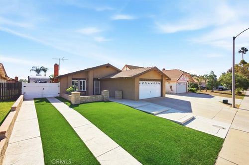 23395 Old Valley Dr, Moreno Valley, CA, 92553-5654 | Card Image