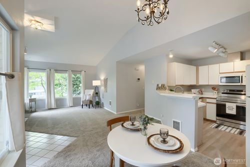 f202-9210 Market Pl, Lake Stevens, WA, 98258-3377 | Card Image