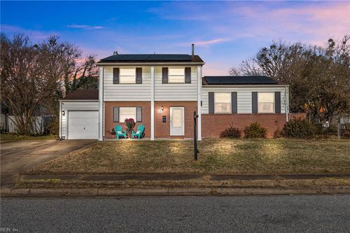 39 Banister Dr, Hampton, VA, 23666-1752 | Card Image