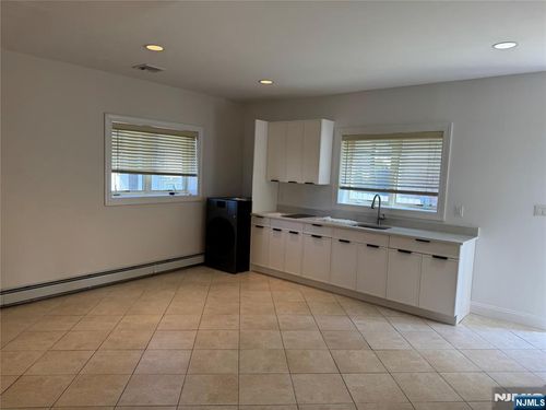 535 7th St, Palisades Park, NJ, 07650-2305 | Card Image