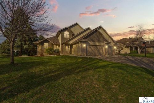 1526 Castle Drive, North Mankato, MN, 56003 | Card Image