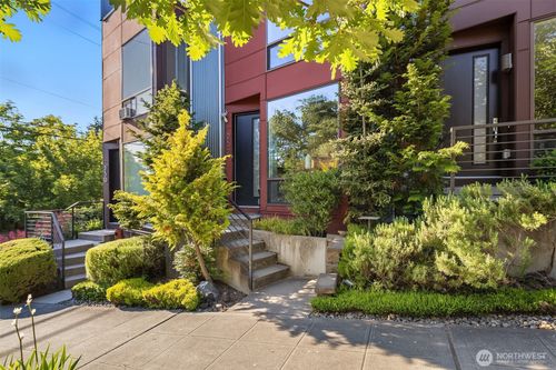 252 E Roanoke St, Seattle, WA, 98102-3232 | Card Image