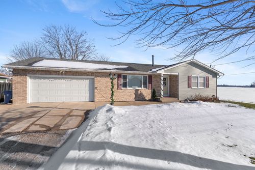 801 S Mississippi St, Blue Grass, IA, 52726-9548 | Card Image