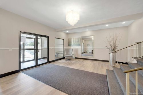 apt-2m-2261 Palmer Ave, New Rochelle, NY, 10801-2943 | Card Image