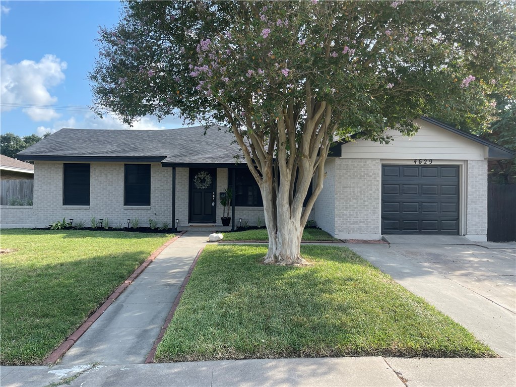 Totton Dr, Corpus Christi, TX 78411