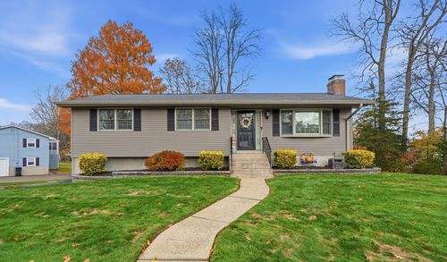 31 Lynn Dr, Meriden, CT, 06451-5043 | Card Image