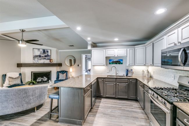 Here's the kitchen! | Image 9