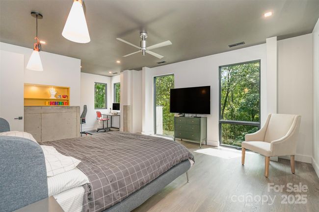 Primary main floor bedroom | Image 21
