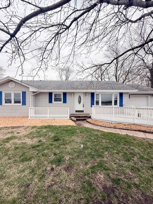 2308 N 2010 East Rd, Watseka, IL, 60970-6057 | Card Image