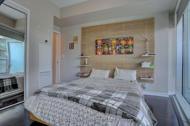 1407 - 12 York St, Condo with 2 bedrooms, 2 bathrooms and null parking in Toronto ON | Image 19