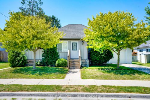 40 Rutherford Ave, Aylmer, ON, N5H2N6 | Card Image