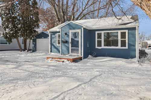 1527 Summer St, Grinnell, IA, 50112-1259 | Card Image