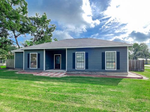 602 Clara St, El Campo, TX, 77437-3614 | Card Image