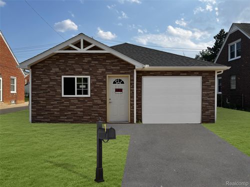 15610 Juliana Ave, Eastpointe, MI, 48021-2936 | Card Image