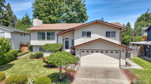 3208 Se 19th Ct, Renton, WA, 98058-4711 | Card Image