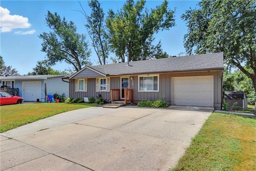 415 Fairlane St, Lansing, KS, 66043-1218 | Card Image