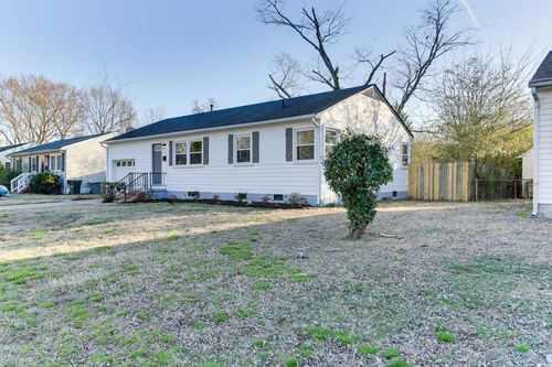 18 Clemwood Pkwy, Hampton, VA, 23669-1802 | Card Image