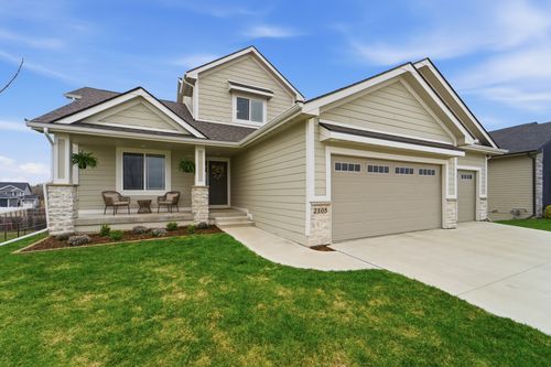 2105 Timberview Dr, Norwalk, IA, 50211 | Card Image