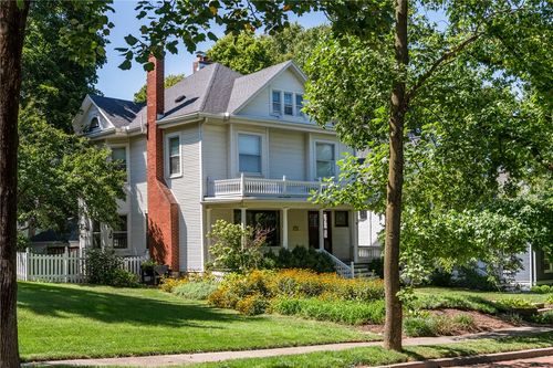 305 Oakwood Ave, Oakwood, OH, 45409-2212 | Card Image
