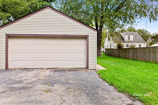 675 S Yates Ave, House other with 2 bedrooms, 2 bathrooms and 2 parking in Kankakee IL | Image 17