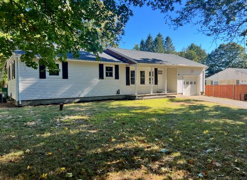 10 Ralph St, Moosup, CT, 06354-1914 | Card Image