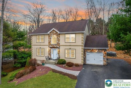 104 Wolf Hollow Rd, Lake Harmony, PA, 18624-7012 | Card Image