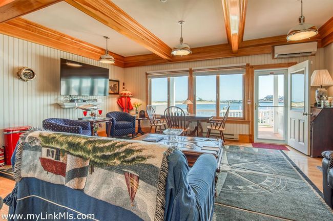 UNIT-1 - 47 E Chop Dr, Condo with 1 bedrooms, 1 bathrooms and null parking in Oak Bluffs MA | Image 8