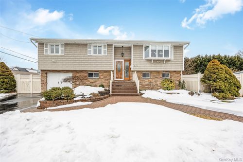 30 Crestwood Blvd, Farmingdale, NY, 11735-5305 | Card Image