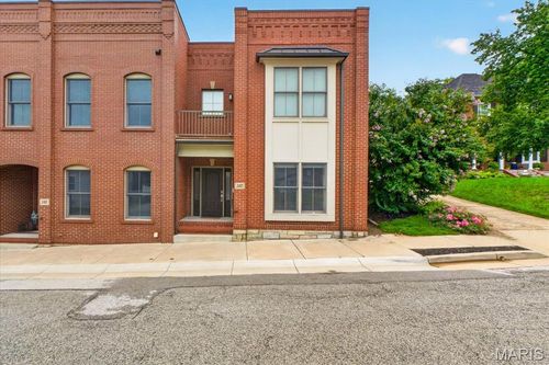 107 E Main St, Washington, MO, 63090-2513 | Card Image