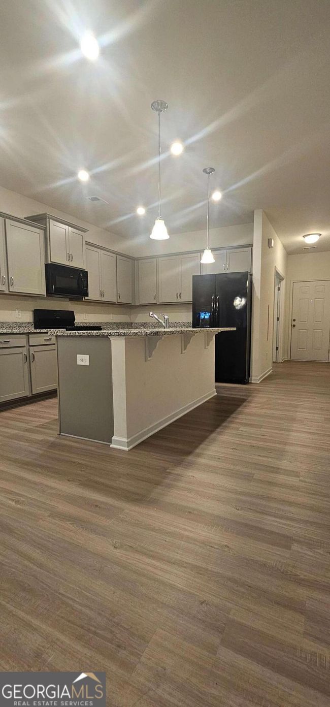188 Graham Cir, House other with 3 bedrooms, 2 bathrooms and 2 parking in Adairsville GA | Image 4