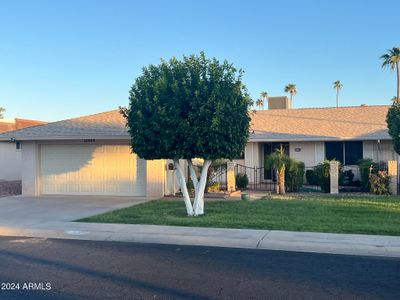 10404 W Tropicana Circle S, Home with 2 bedrooms, 2 bathrooms and null parking in Sun City AZ | Image 2