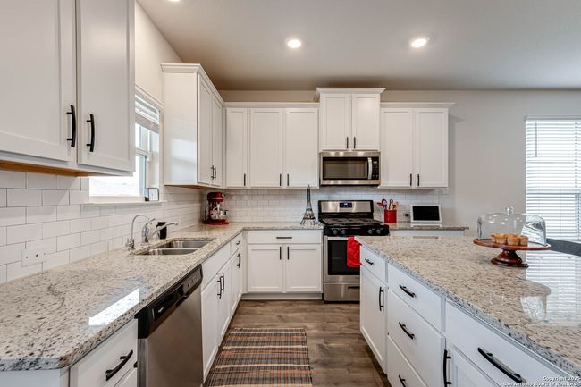 525 Amber Crk, House other with 3 bedrooms, 2 bathrooms and null parking in Cibolo TX | Image 5