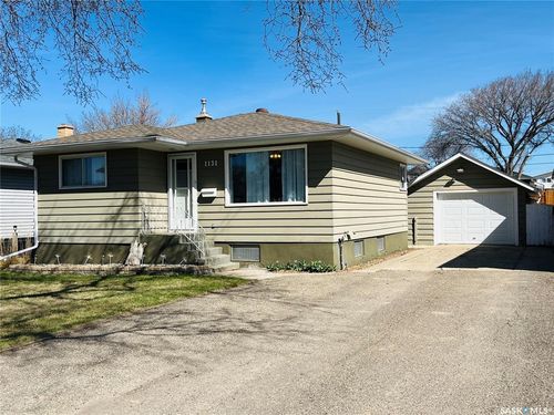 1131 Sidney St E, Swift Current, SK, S9H1V1 | Card Image