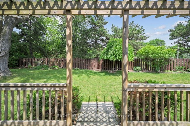 12 Eldon Crt, House other with 3 bedrooms, 2 bathrooms and 4 parking in Brampton ON | Image 31