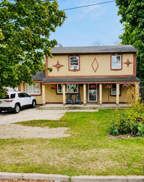 26 Yarnell Street, Islip, NY, 11717 | Card Image
