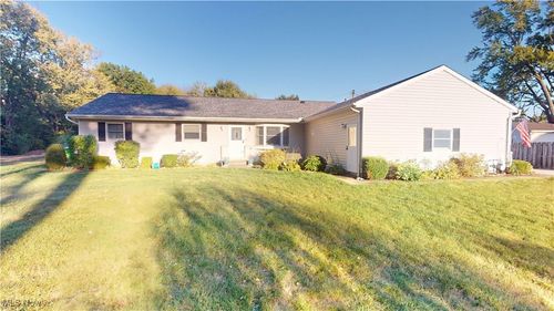 214 Race St, Berea, OH, 44017-2321 | Card Image