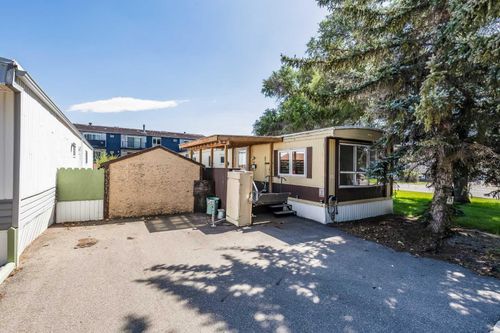 45-612 20 St Ne, Medicine Hat, AB, T1C1H5 | Card Image